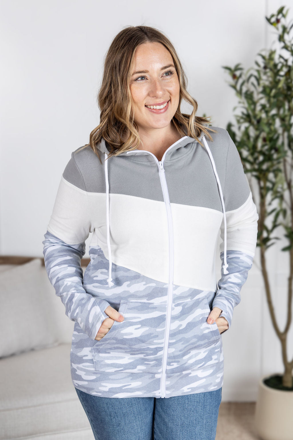 IN STOCK Colorblock Fullzip - Camo