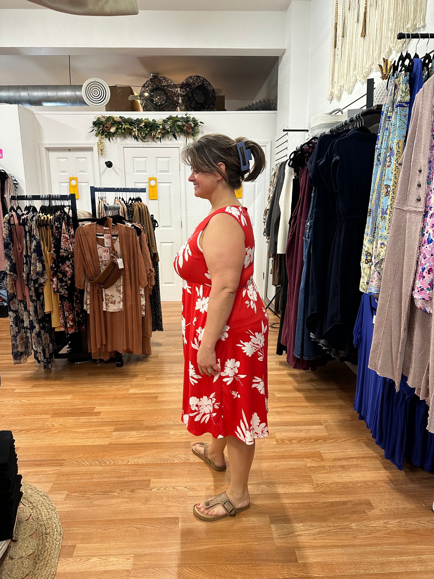 KELSEY SLEEVELESS DRESS - MICHELLE MAE