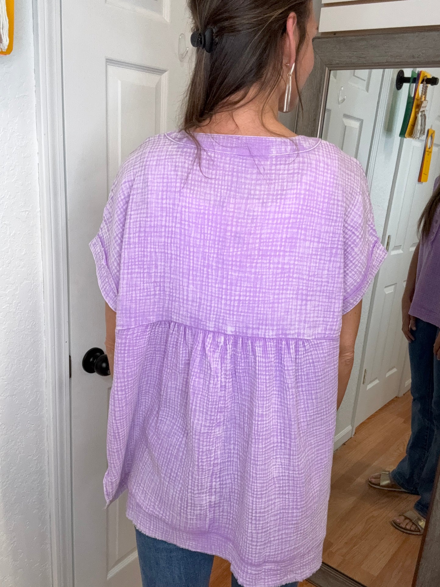 LAVVEN HENLEY GAUZE SHORT SLEEVE TOP - ZENANA
