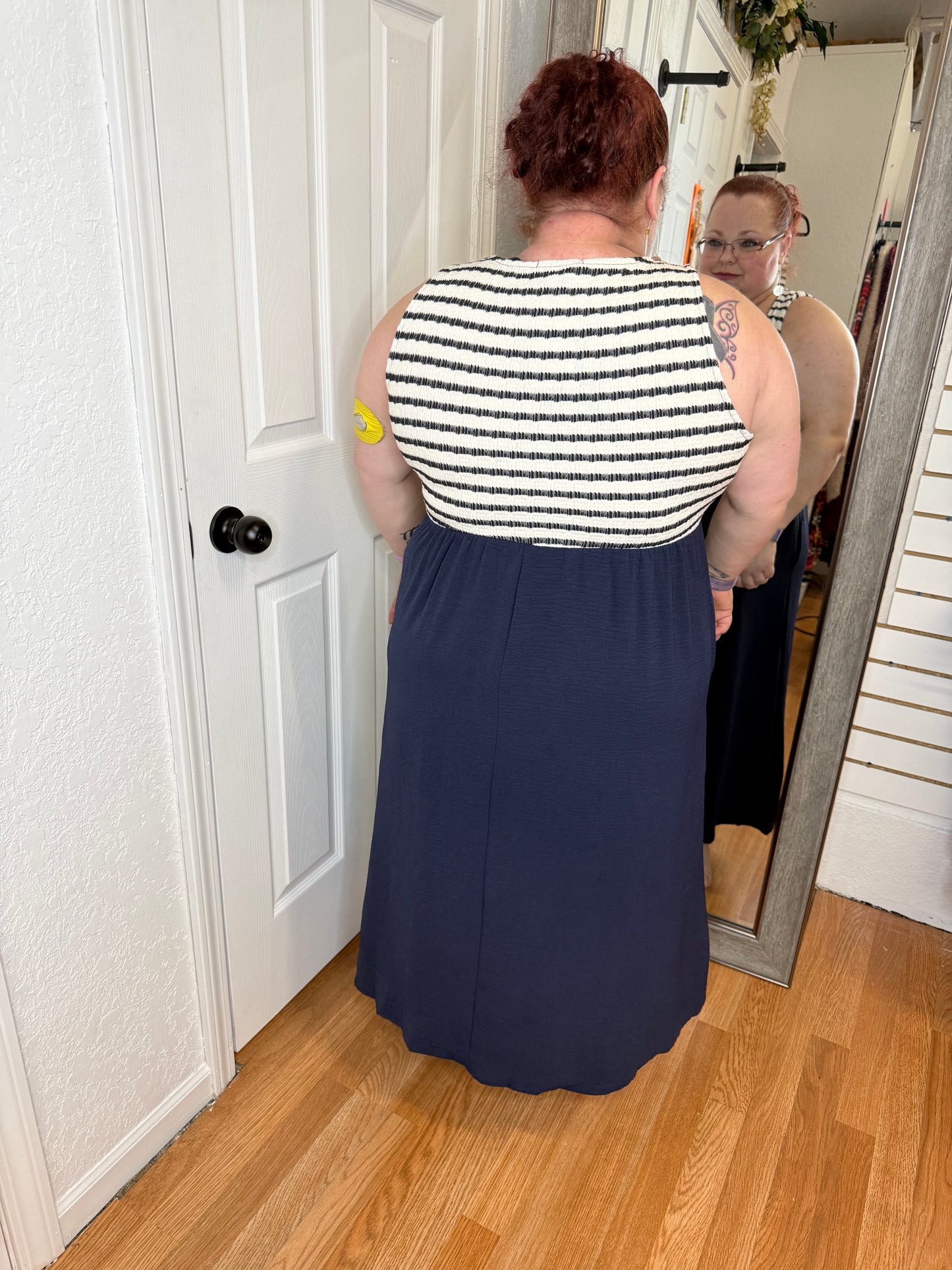 SHANIYAH COLORBLOCK MIDI DRESS -NAVY- HAPTICS