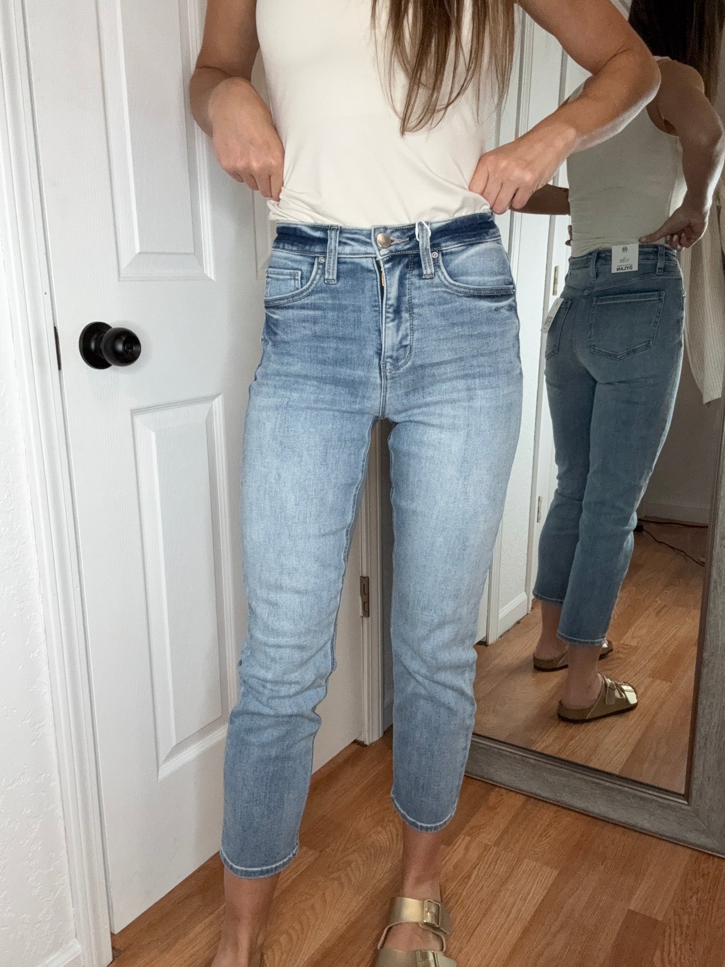 DYLAN CROP STRAIGHT LEG DENIM JEANS - LIGHT WASH - RFM