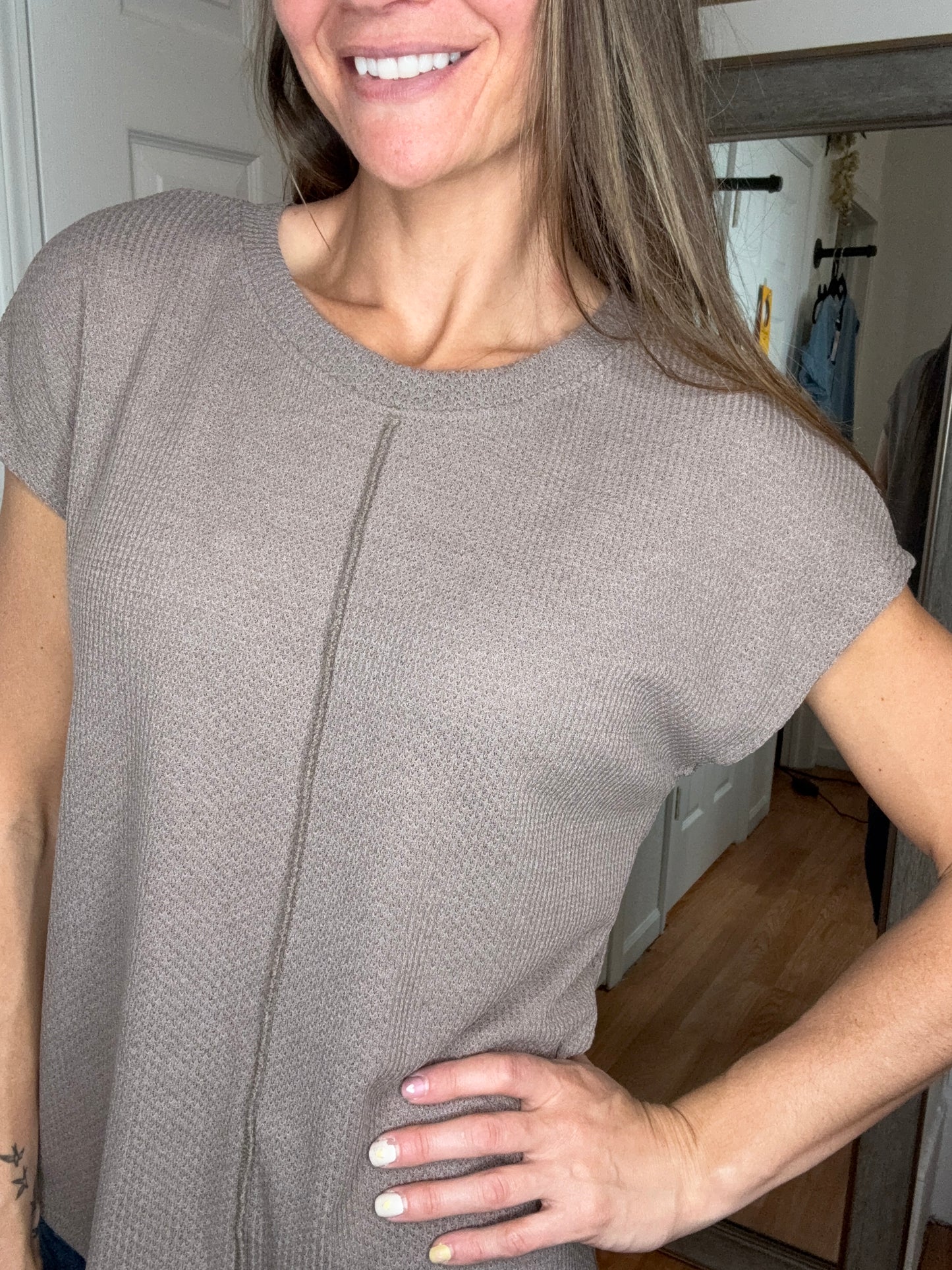 RYA SHORT SLEEVE TOP - MOCHA- PS KATE