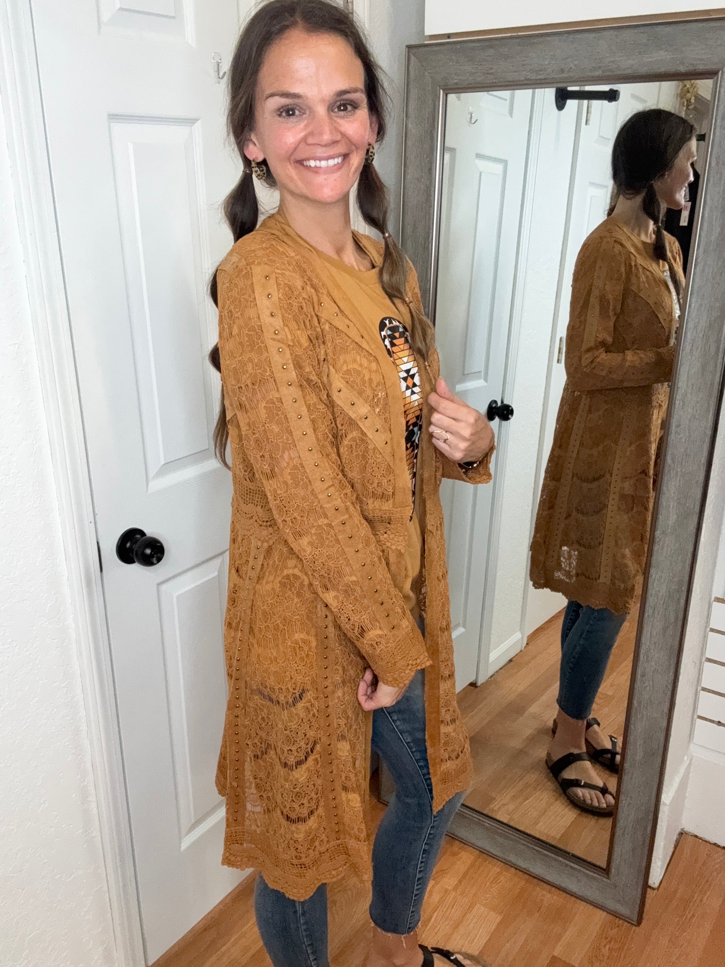 MYLA LACE CARDIGAN CAMEL VOCAL