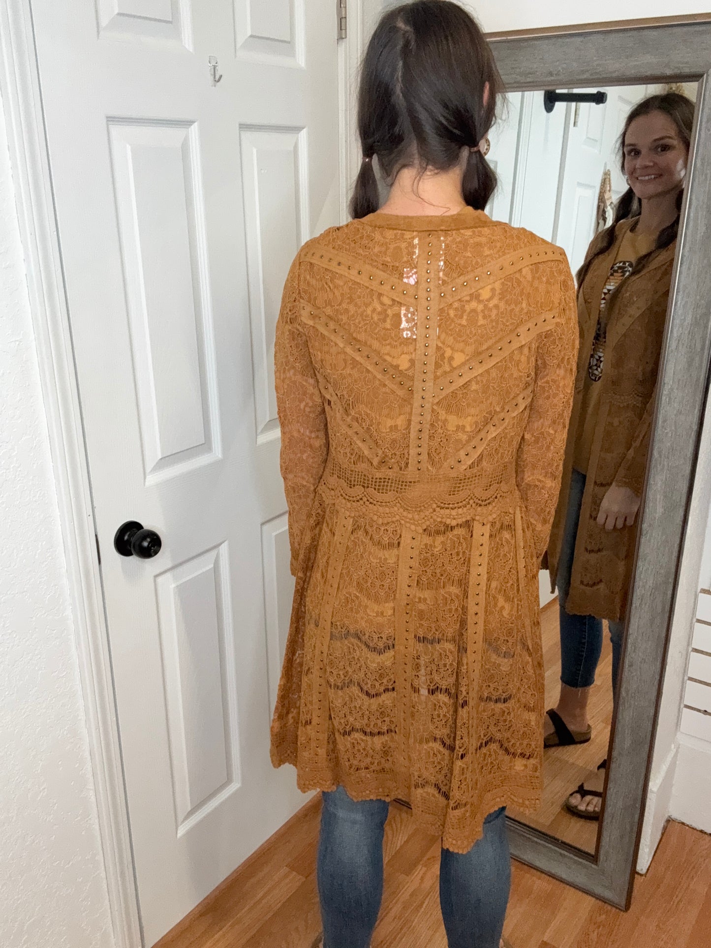 MYLA LACE CARDIGAN CAMEL VOCAL