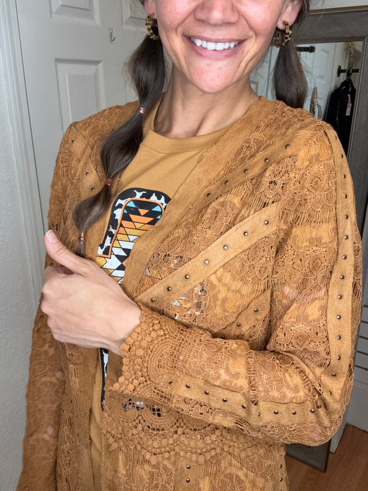 MYLA LACE CARDIGAN CAMEL VOCAL
