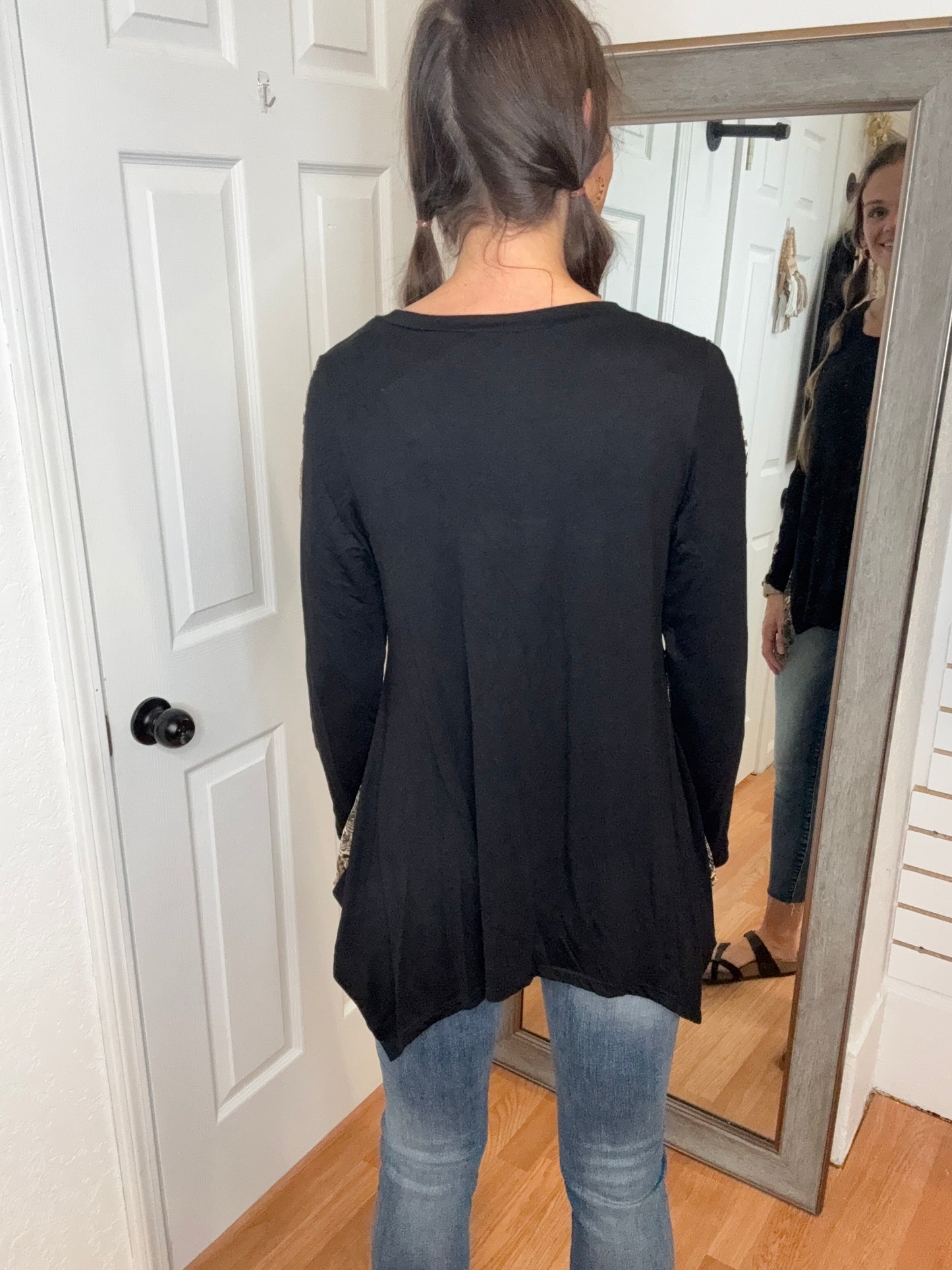 BETTY HANKERCHIEF BOTTOM LONG SLEEVE TOP VOCAL