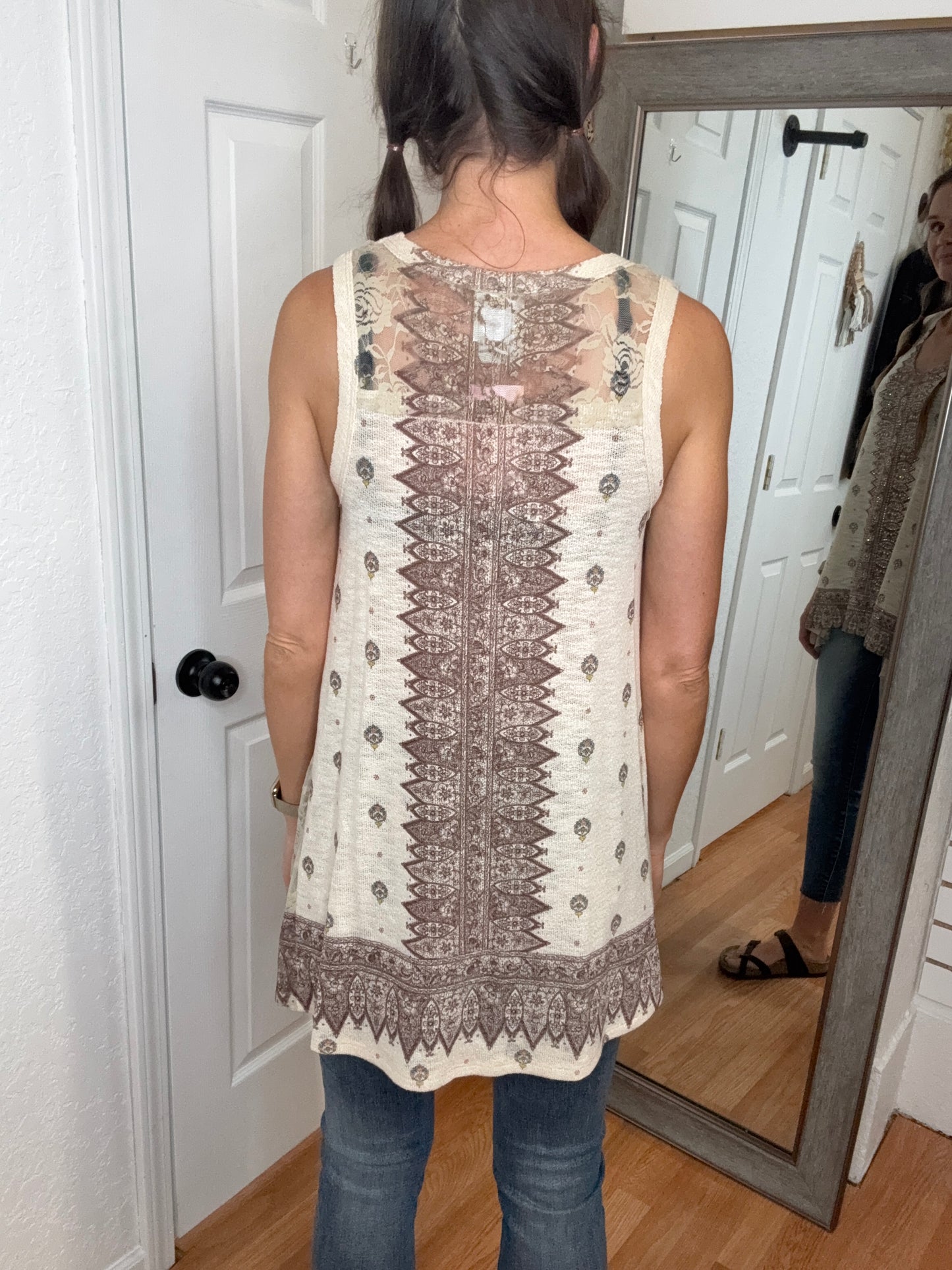 VICTORIA LACE AND RHINESTONE SWEATER TANK TOP - VOCAL