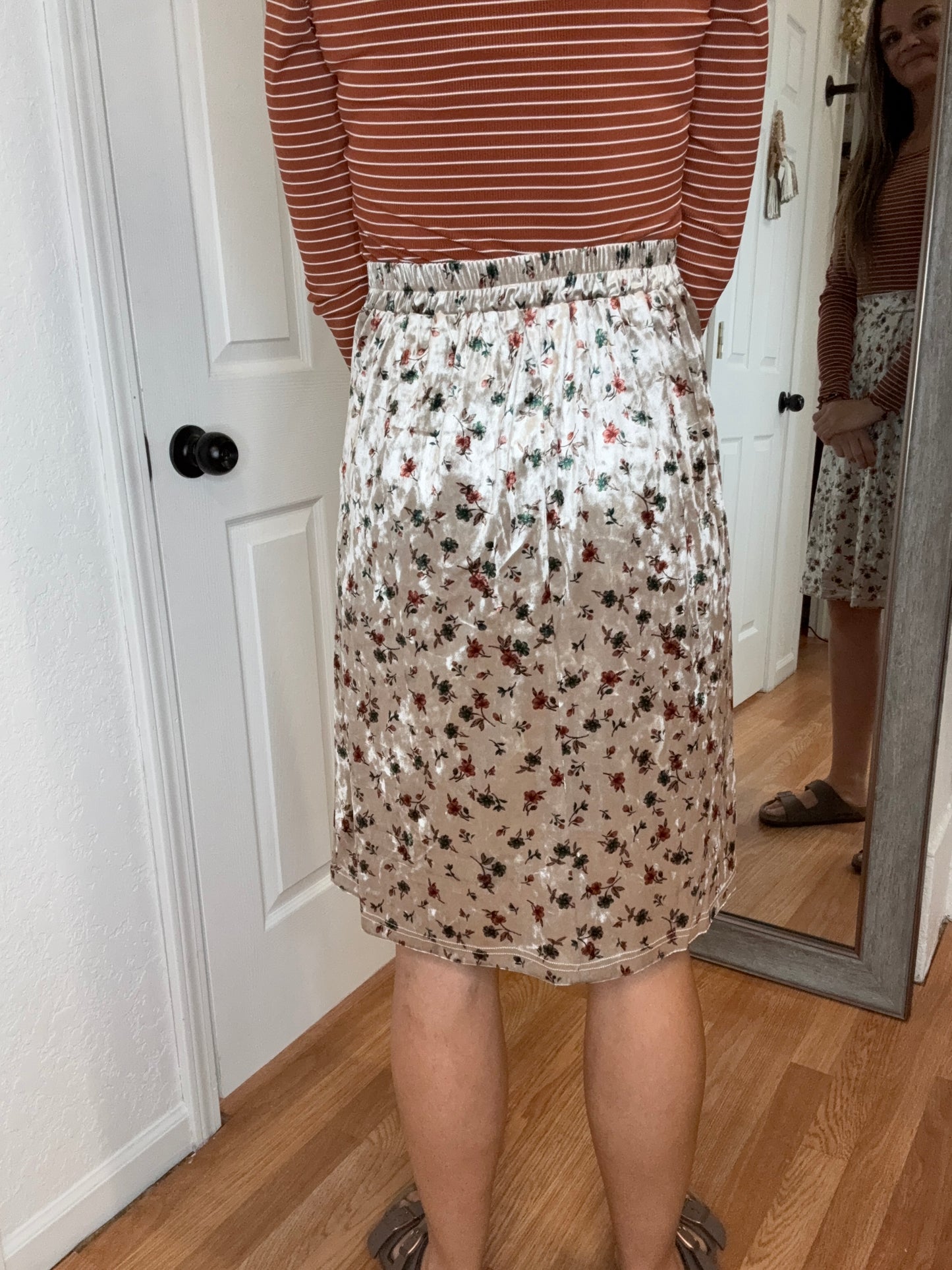 TALIA A-LINE SKIRT VELOUR FLORAL - MIKAROSE
