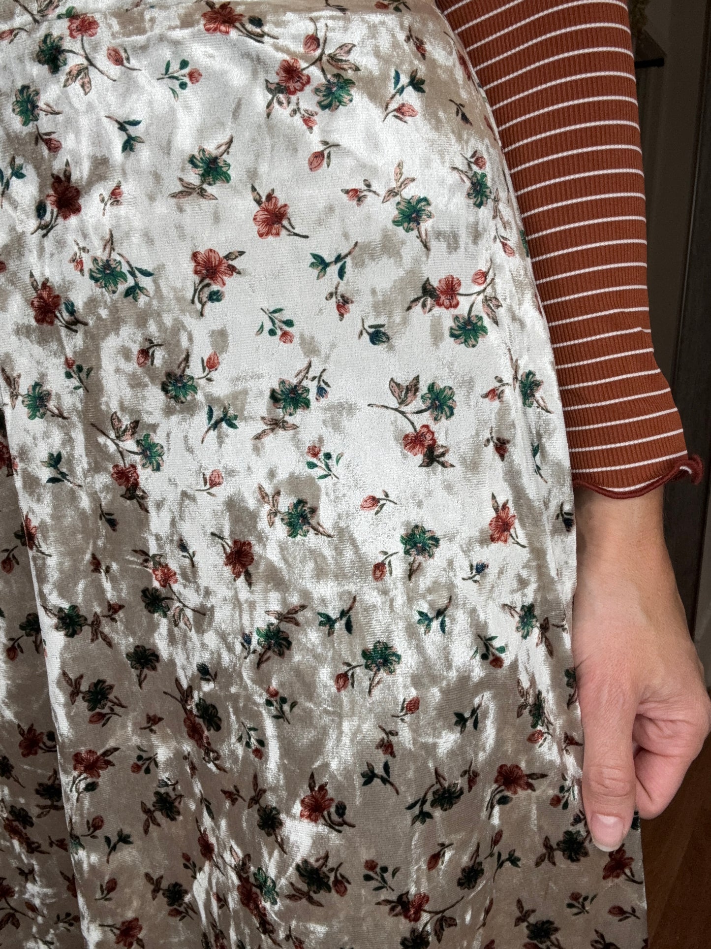 TALIA A-LINE SKIRT VELOUR FLORAL - MIKAROSE