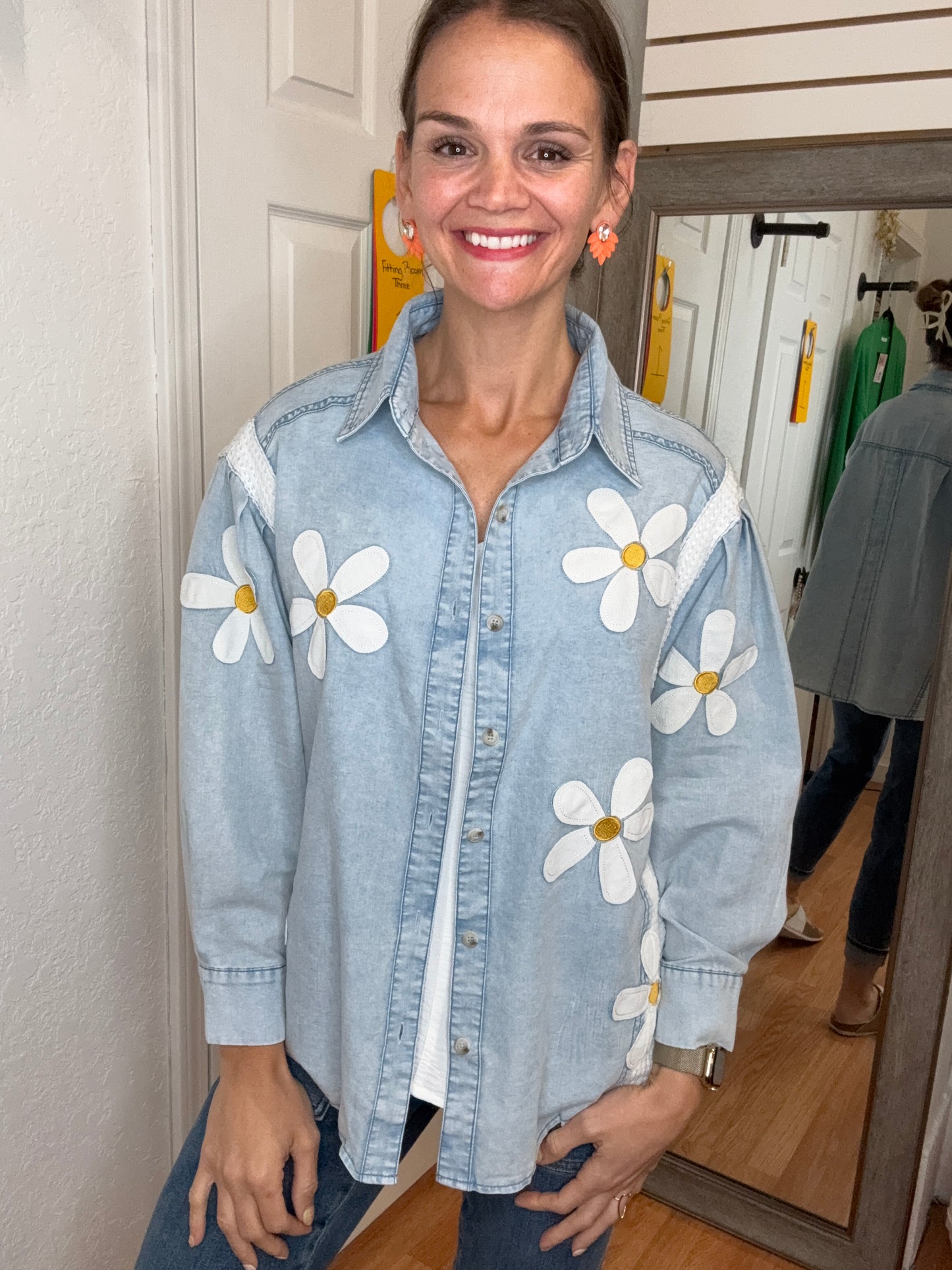 DAISY CHAMBRAY BUTTON DOWN TOP - DAVI & DANI