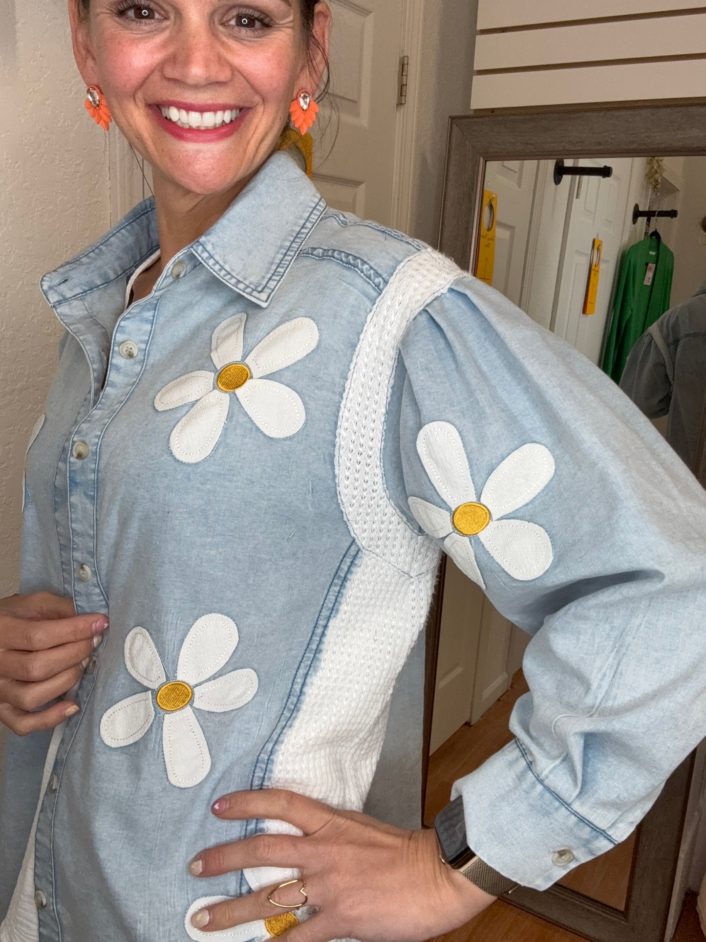 DAISY CHAMBRAY BUTTON DOWN TOP - DAVI & DANI