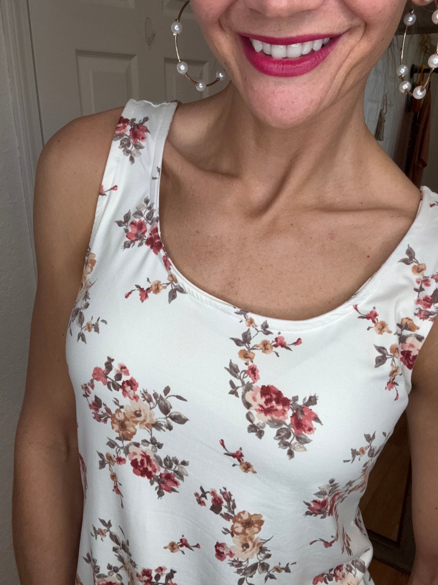 LAURA - CUT OUT BACK SLEEVELESS TOP
