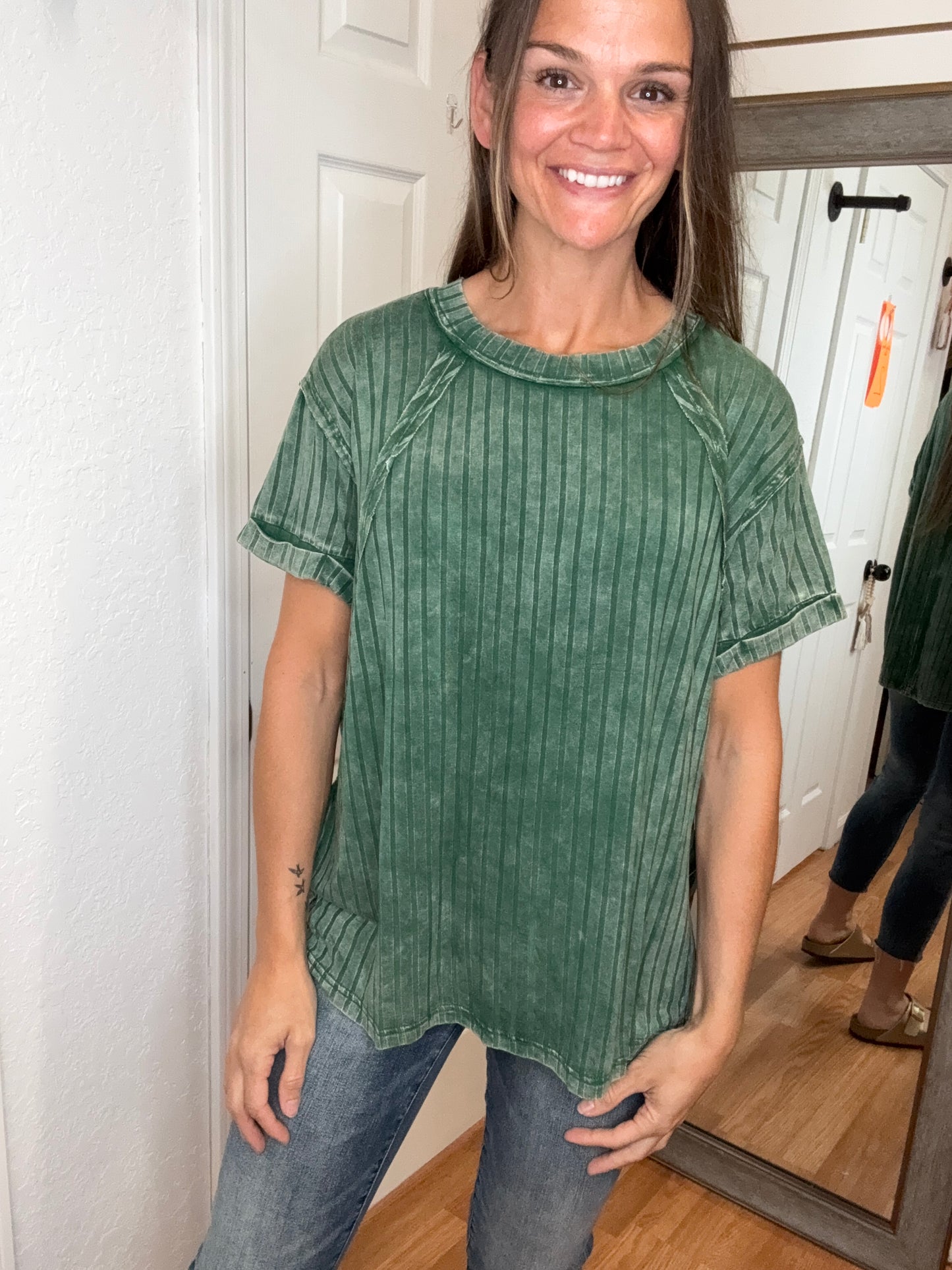 MARYANNE SHORT SLEEVE TOP DARK GREEN - ZENANA
