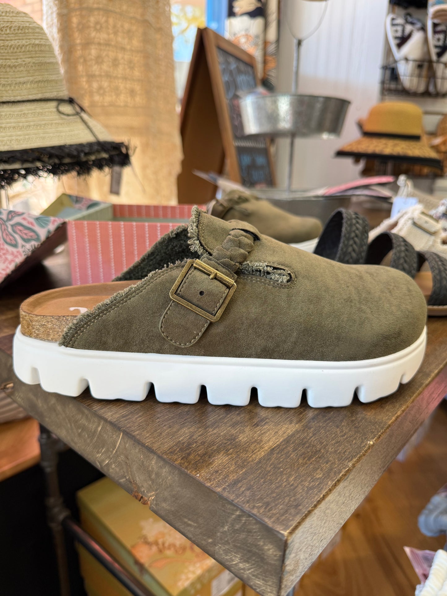 CALI CLOG SLIP ON SHOE OLIVE - VERY G