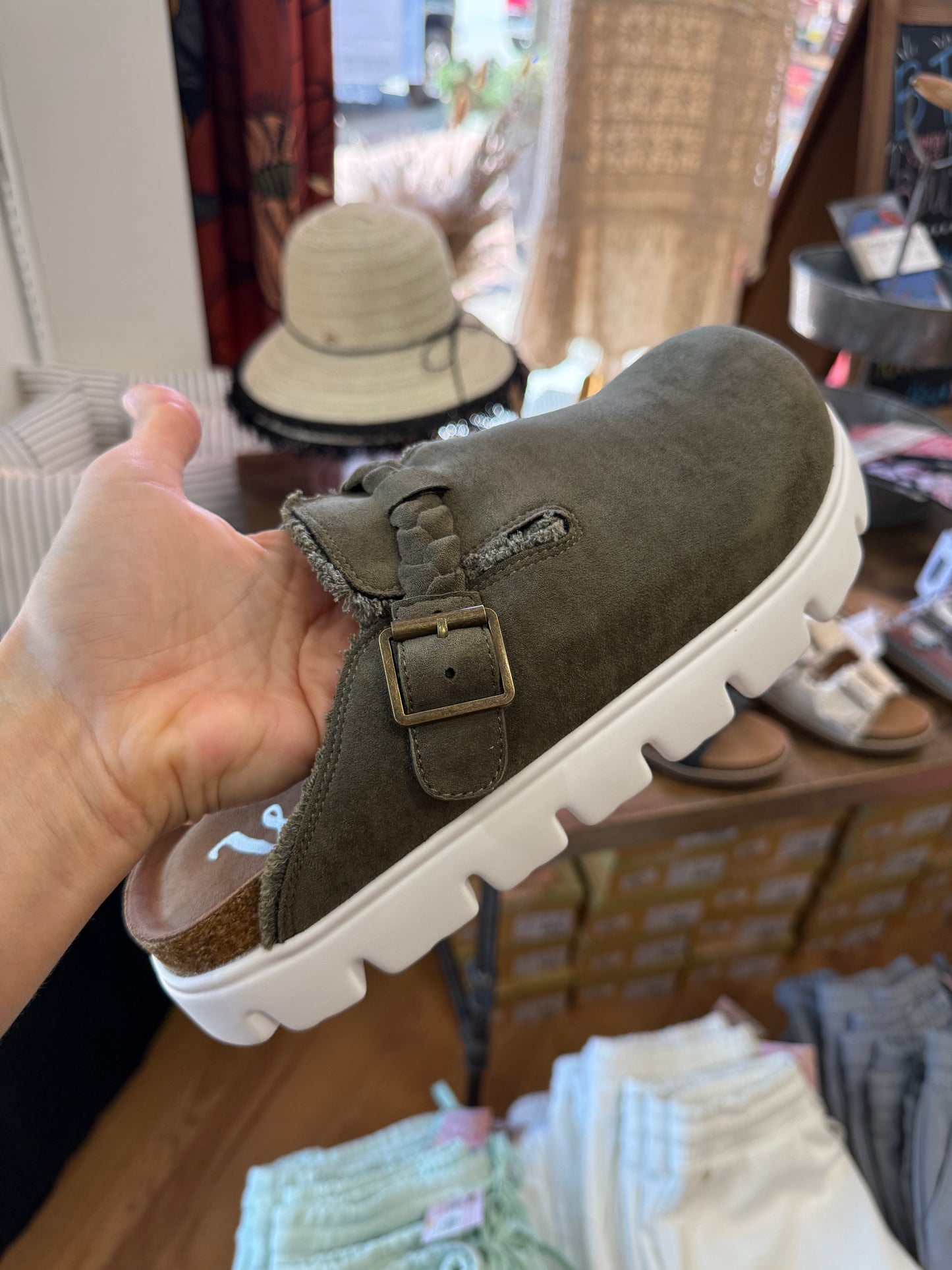 CALI CLOG SLIP ON SHOE OLIVE - VERY G