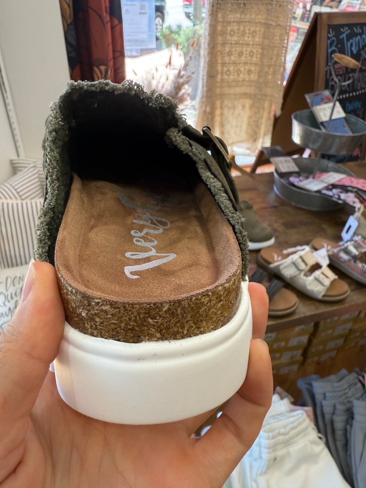 CALI CLOG SLIP ON SHOE OLIVE - VERY G