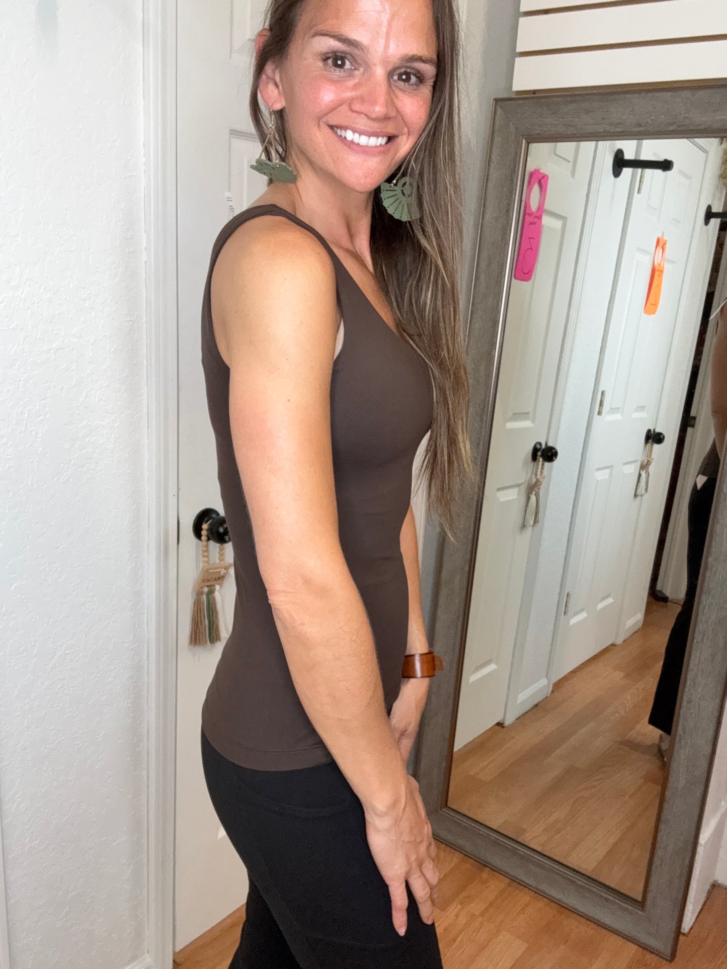 BUTTER SOFT TANK TOP ESPRESSO BROWN - RAE MODE