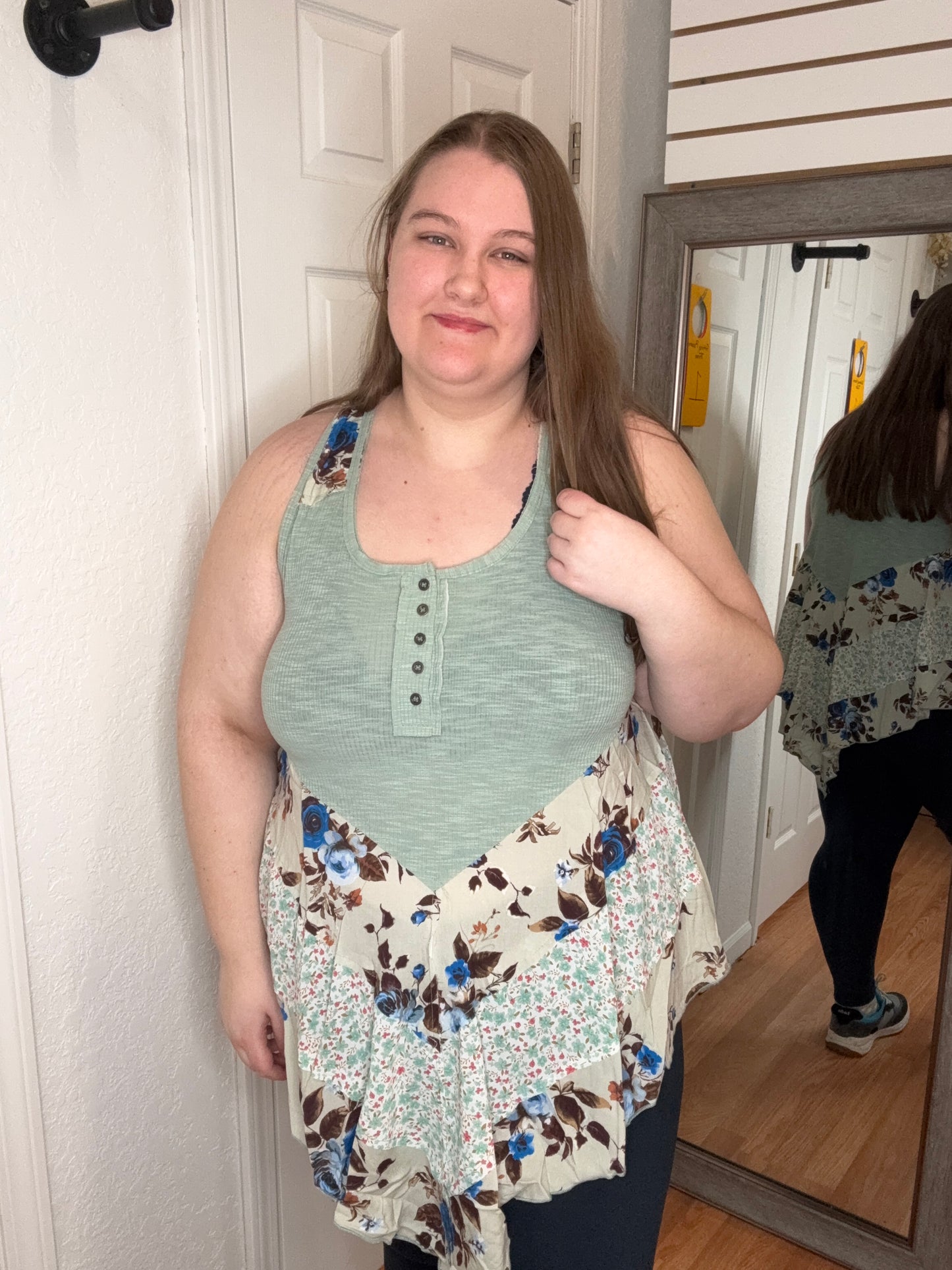 SHAWNA SLEEVLESS HENLEY TOP -POL