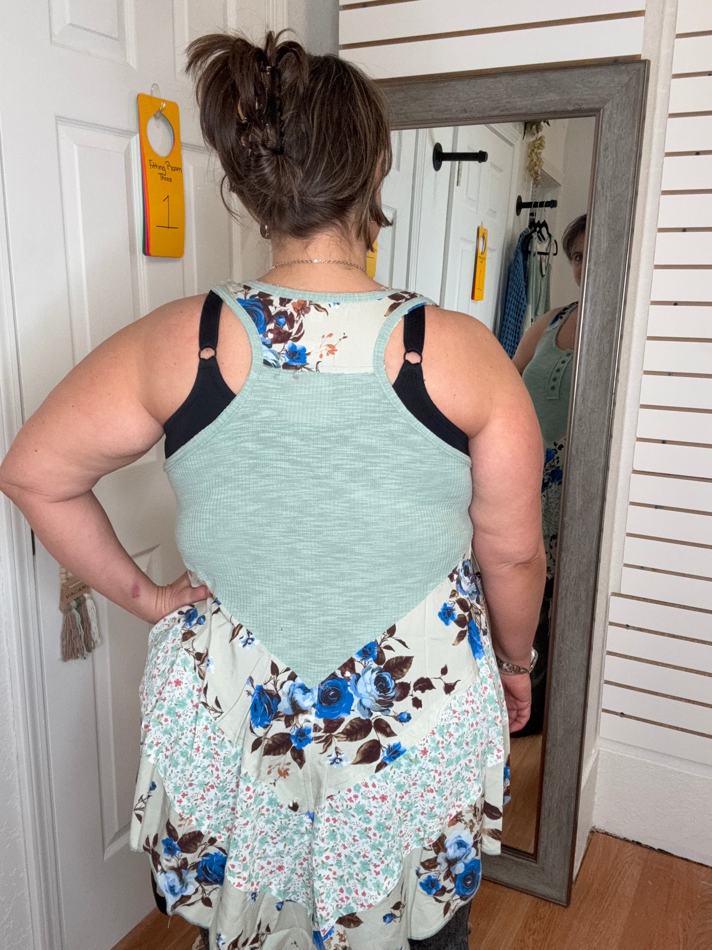 SHAWNA SLEEVLESS HENLEY TOP -POL