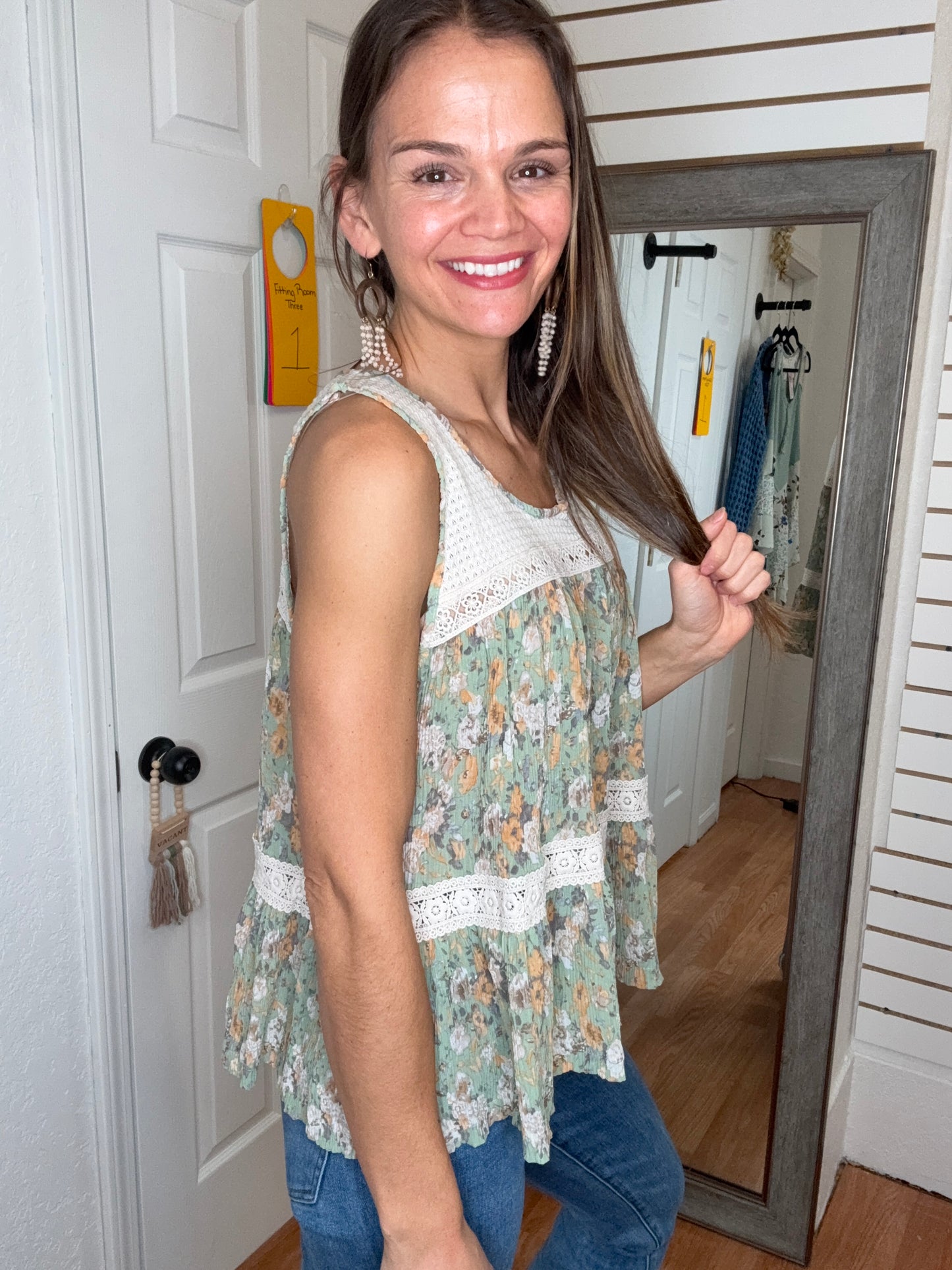 ARIANA SLEEVLESS TOP -POL