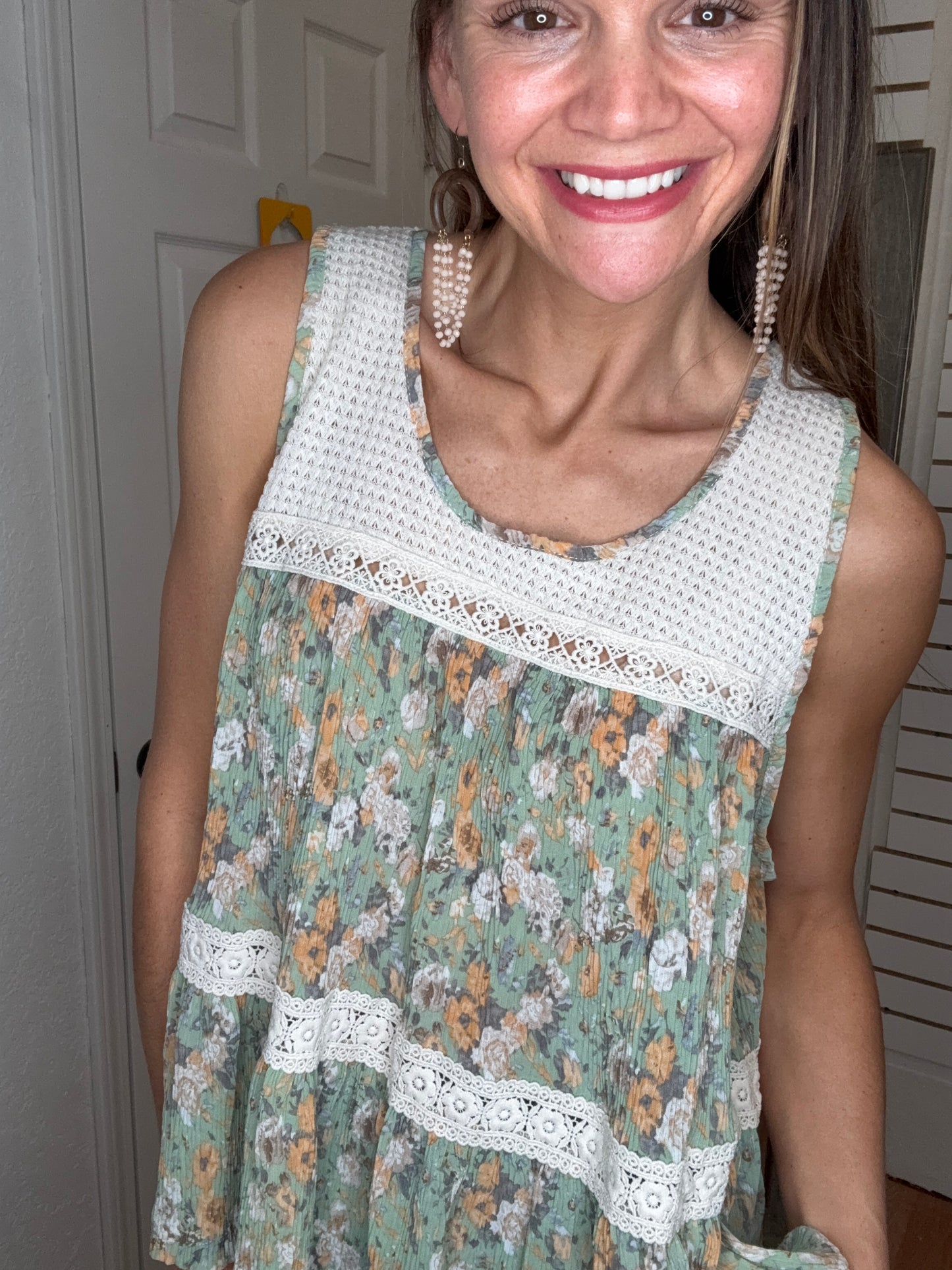 ARIANA SLEEVLESS TOP -POL