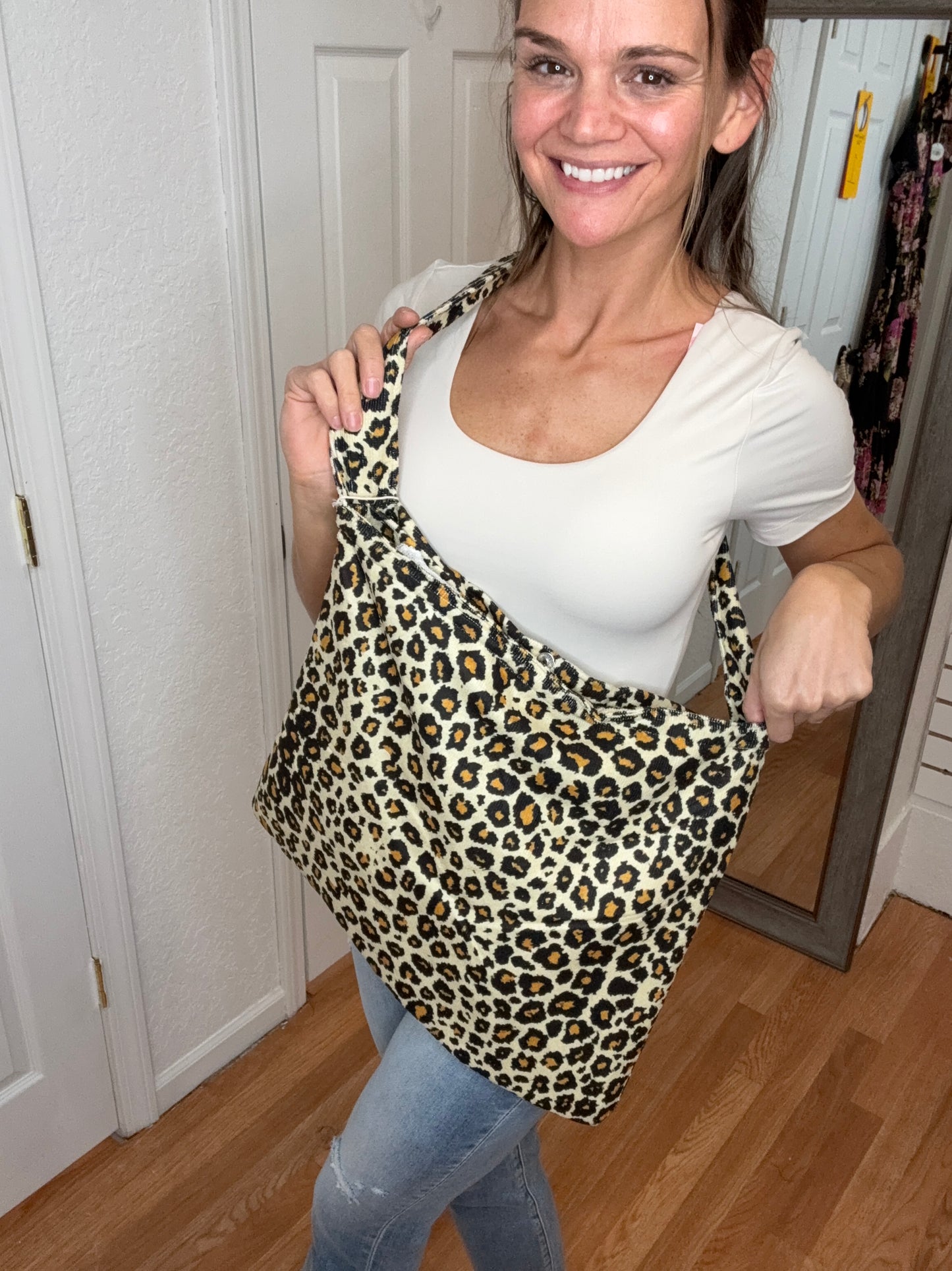 AMAYA LEOPARD BEACH TOWEL BAG