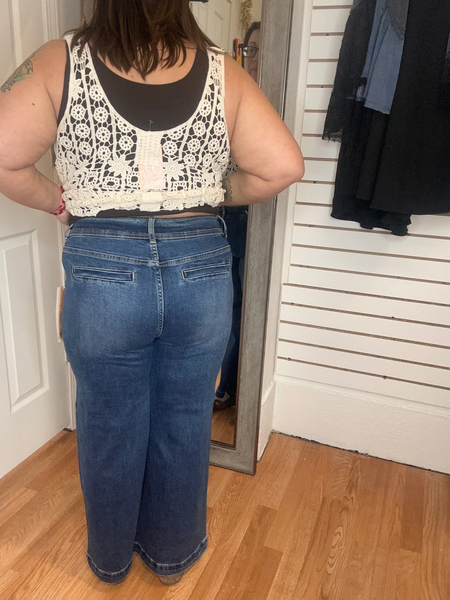 CHARLI CHAIN WIDE LEG CROP DENIM JEANS - RISEN