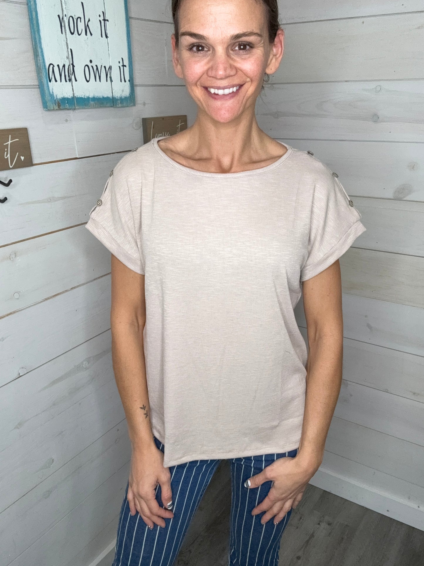 MAGGIE SHORT SLEEVE TOP - TAUPE - STACCATO