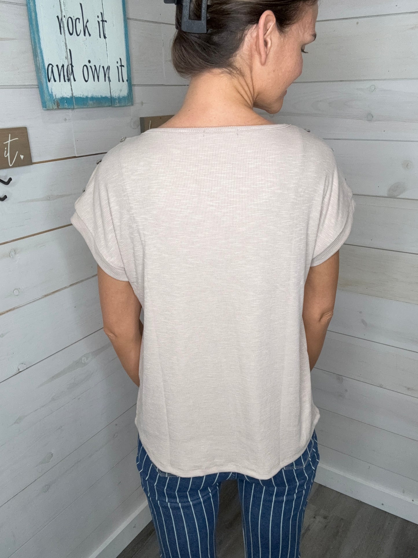 MAGGIE SHORT SLEEVE TOP - TAUPE - STACCATO