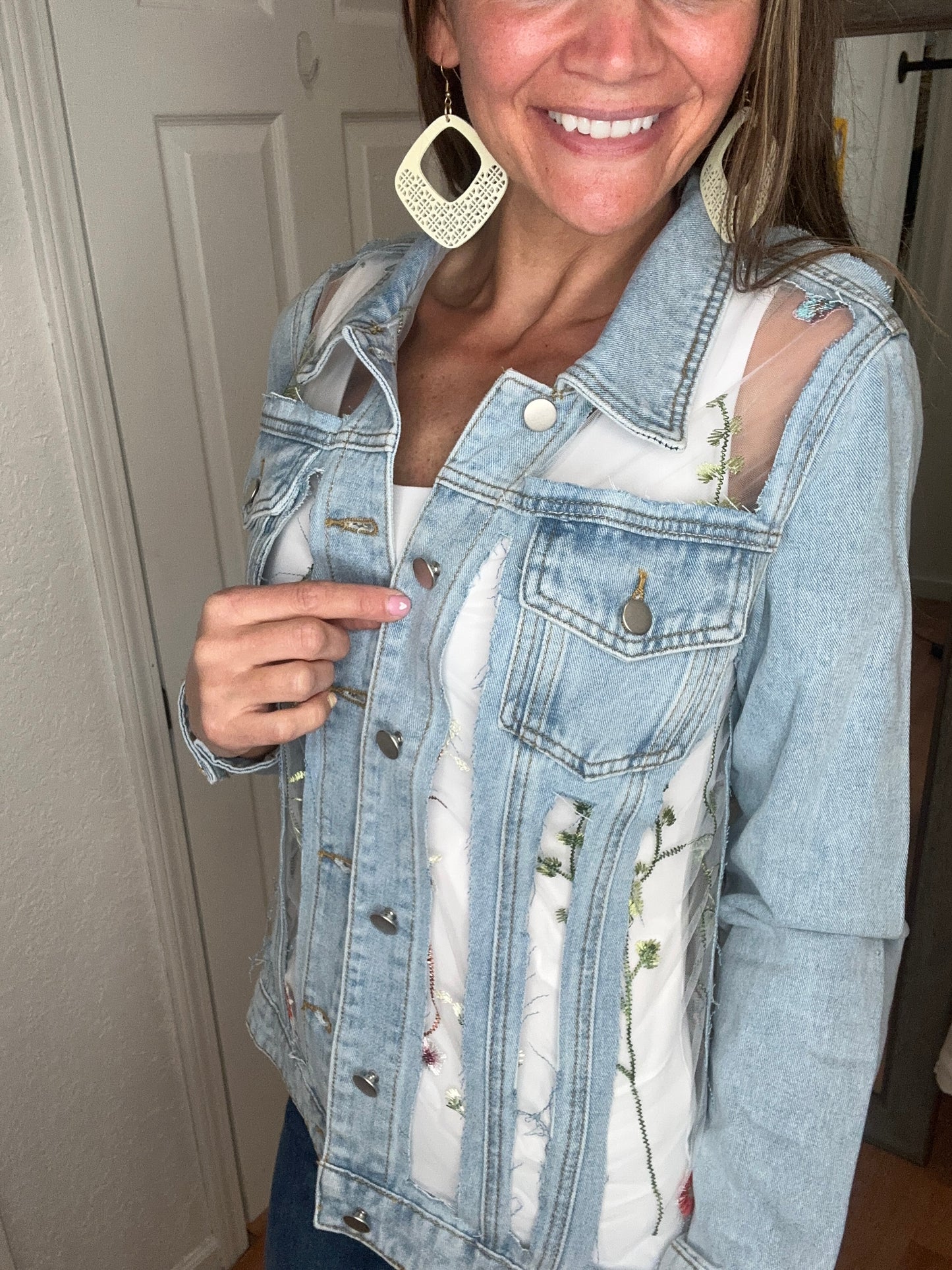 TINKERBELL - EMBROIDERED MESH DENIM JACKET - DAVI & DANI