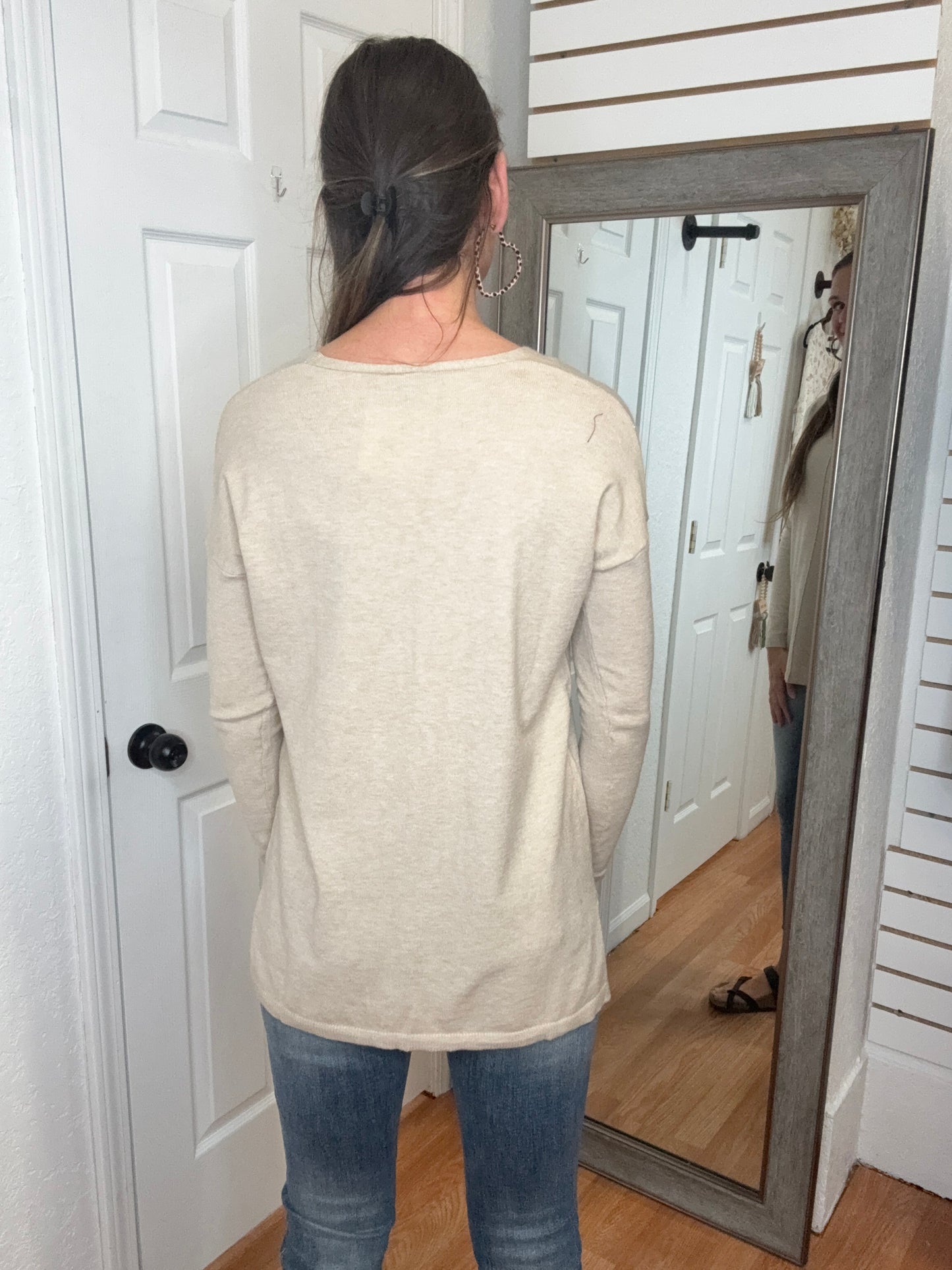 KIM V-NECK SWEATER TOP OAT -COZY