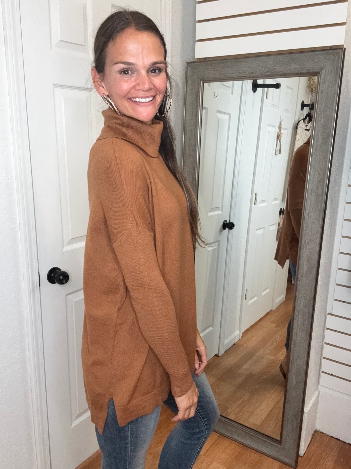 ZARIAH TURTLENECK SWEATER TOP RUST - COZY