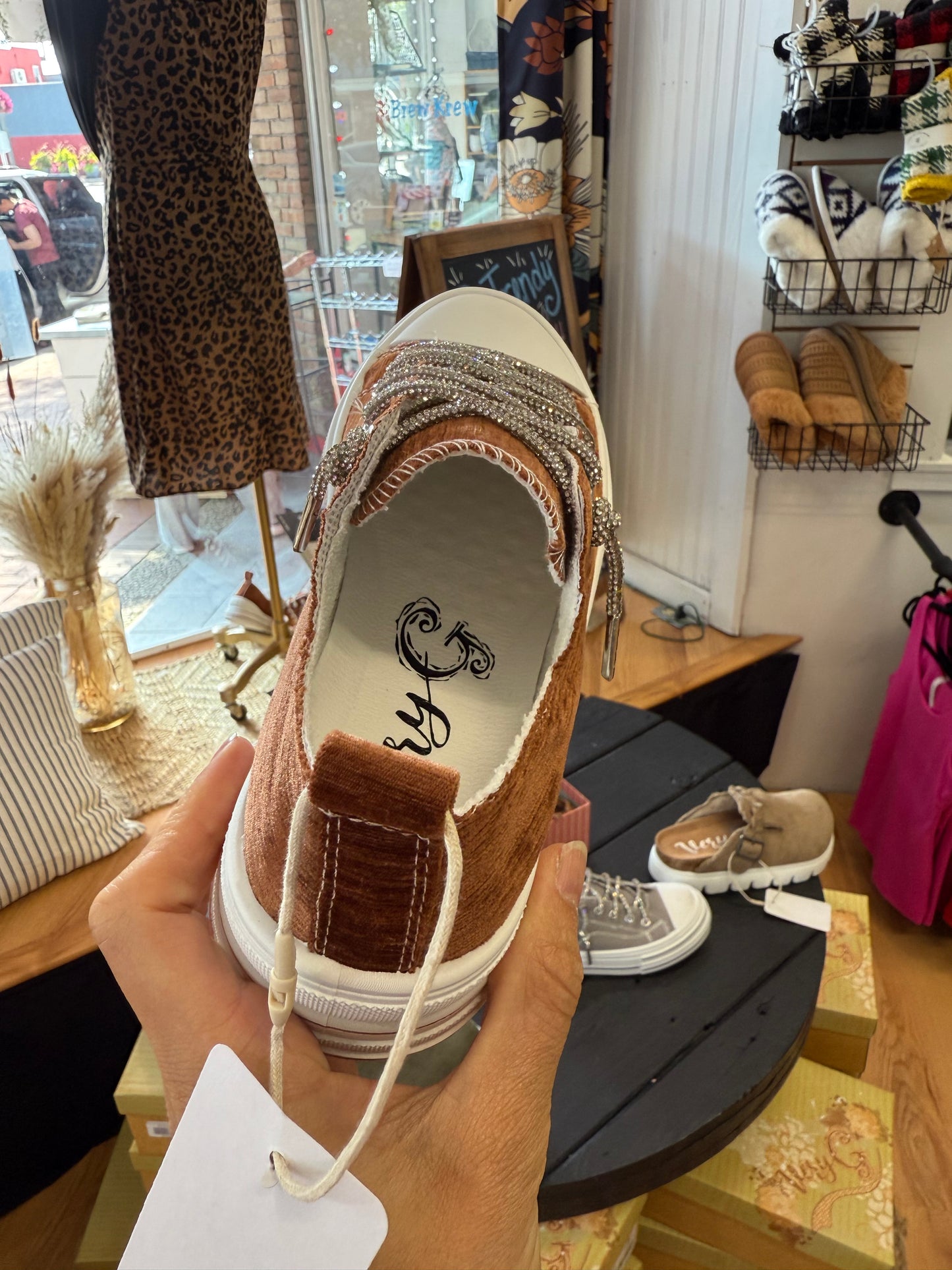 AMAN VELOUR SPARKLE RHINESTONE LACE UP SNEAKER - VERY G