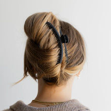 Original Hold Everything Hair Claw Black -Kaxi