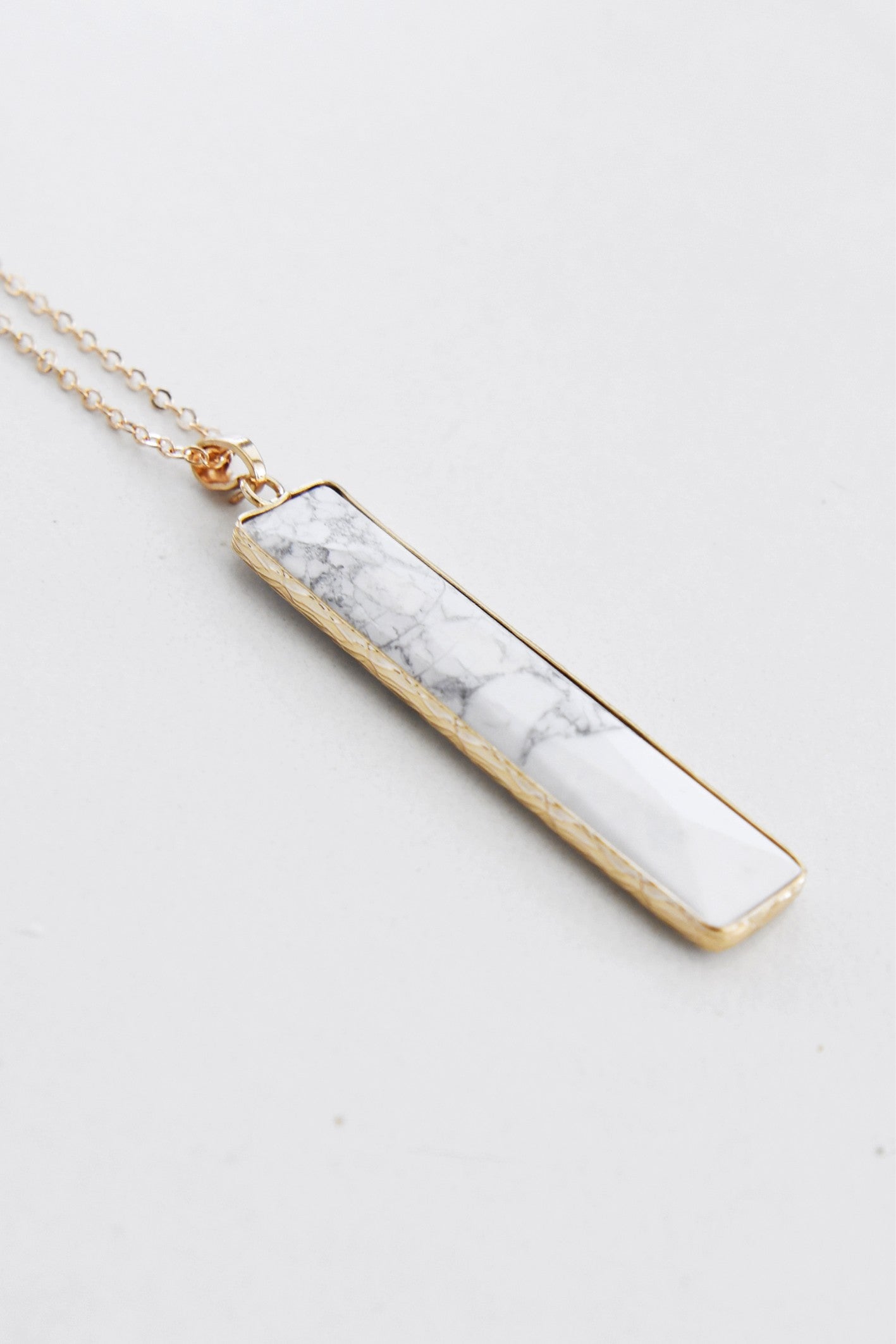 Vertical Stone Bar Pendant-White Howlite