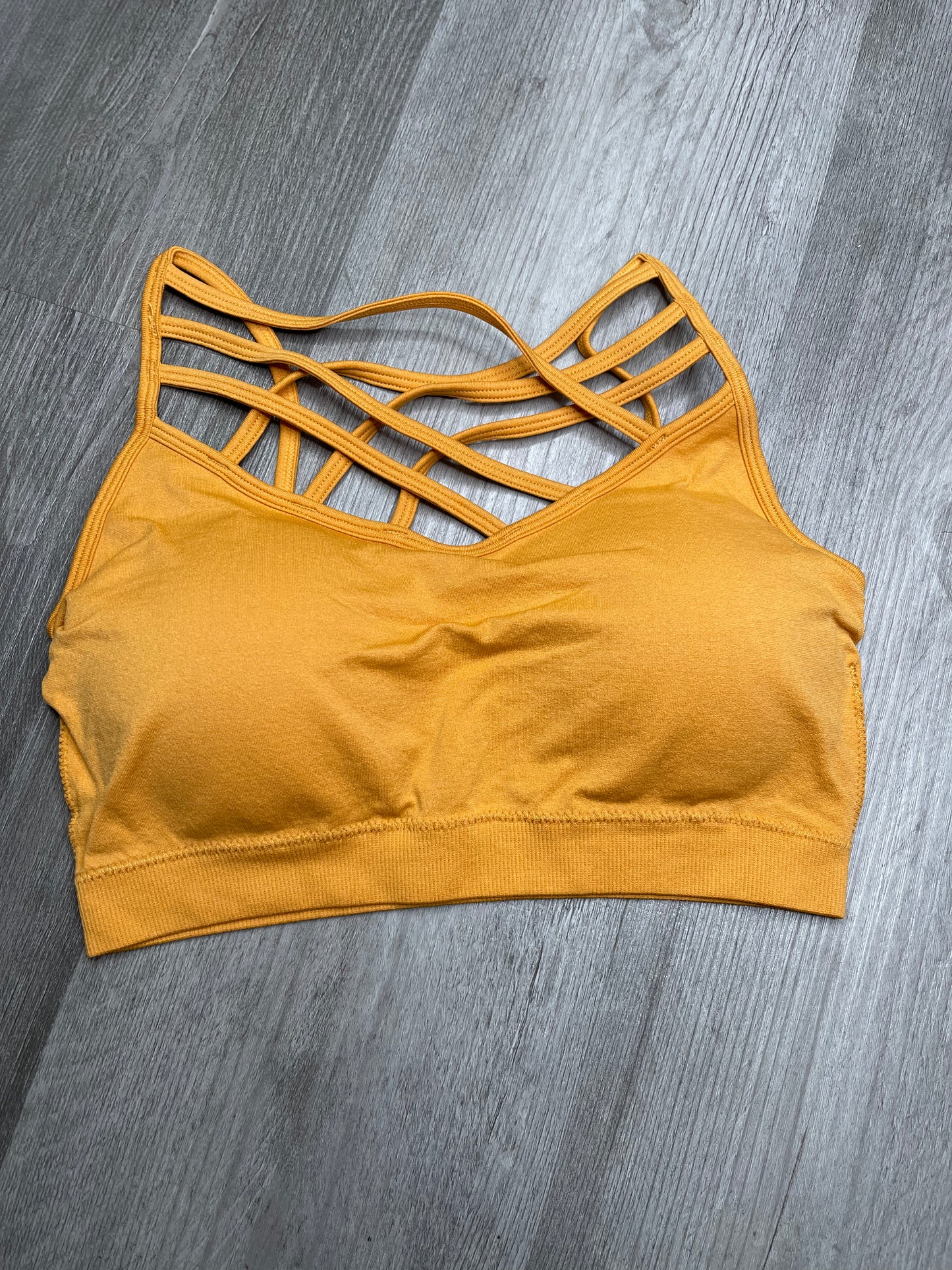 SEAMLESS TRIPLE CRISS-CROSS PADDED BRALETTE