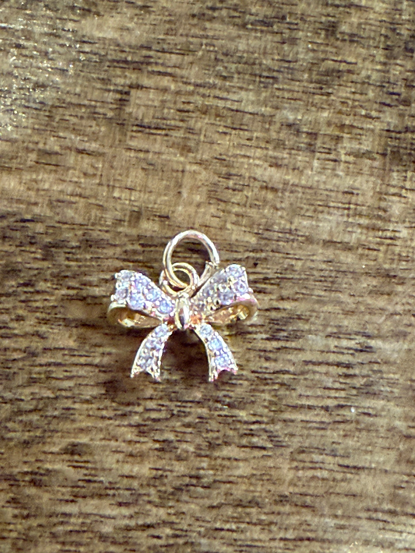 SILVER CHARM-SMALL DIAMOND BOW