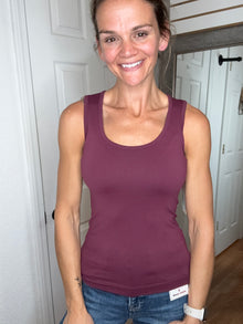 Luxe Round Neck Seamless Tank Plum - Yelete