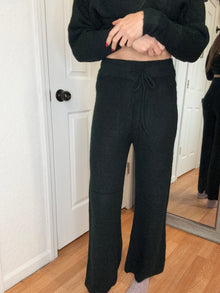 SAMIRAH SWEATER PANTS HUNTER GREEN - SKIES ARE BLUE