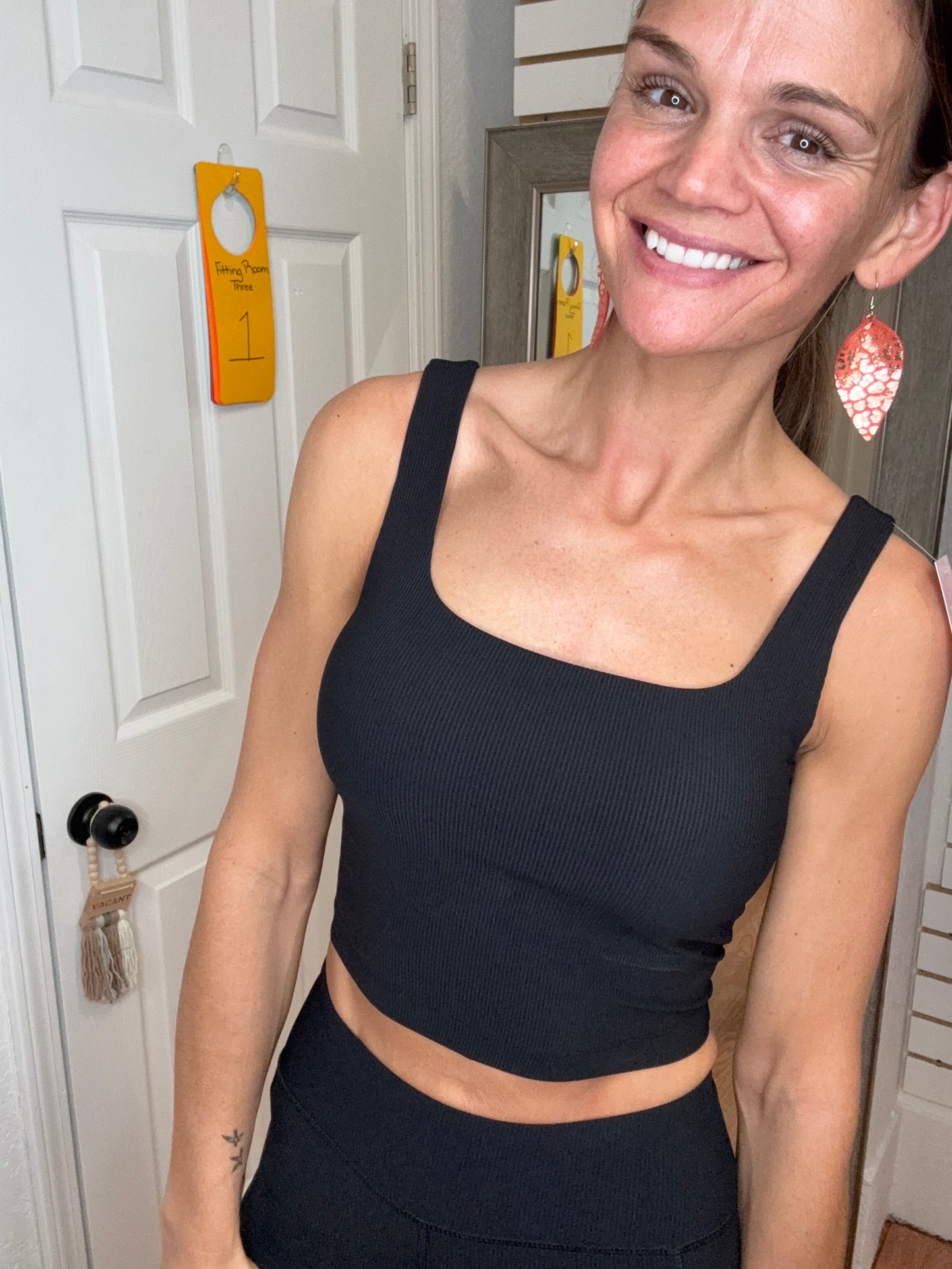 KETZY -CROP SPORTS BRA -BLACK - RAE MODE