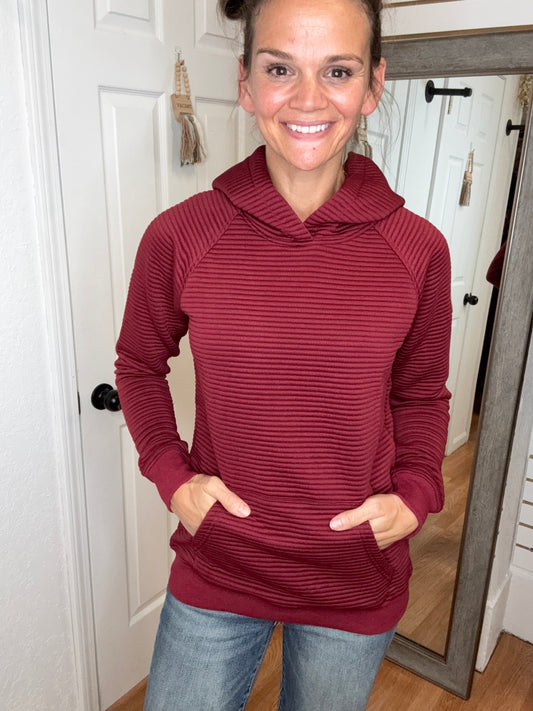 TATUM HOODED SWEATSHIRT BURGUNDY - MICHELLE MAE