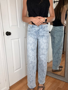 Daq Wide Leg Denim Floral Jeans- Risen