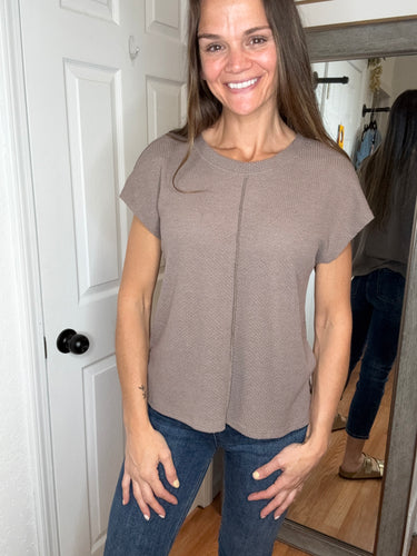 RYA SHORT SLEEVE TOP - MOCHA- PS KATE