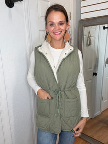 REMY REVERSIBLE QUILTED VEST OLIVE- STACCATO