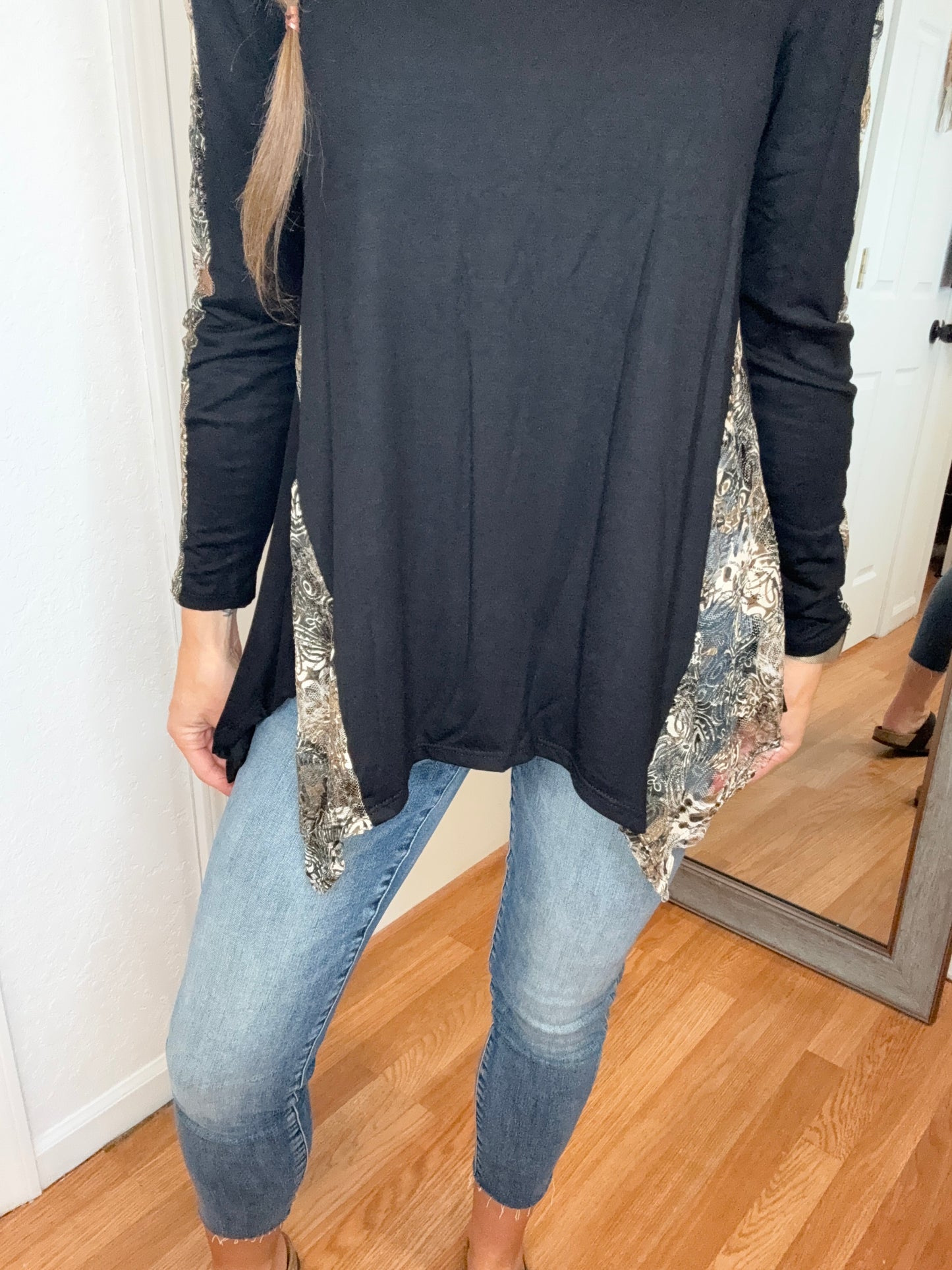 BETTY HANKERCHIEF BOTTOM LONG SLEEVE TOP VOCAL