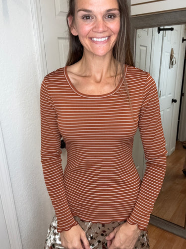 RIZA LONG SLEEVED RIBBED TOP RUST/WHITE STRIPE - MIKAROSE