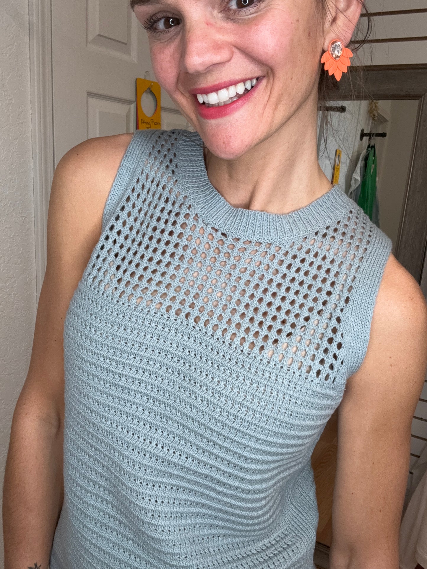 GINA- SLEEVLESS SWEATER TOP - DUSTY BLUE -STACCATO