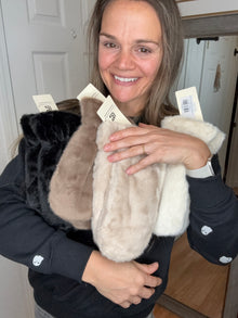 Faux Fur Mittens- Comfyluxe