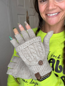 CABLE KNIT CONVERTIBLE FLIP MITTEN GLOVES - CC