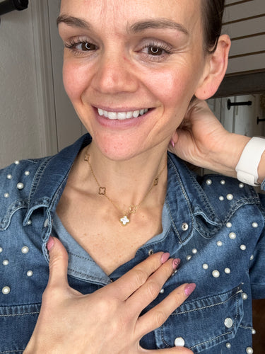 REVERSIBLE CLOVER CHARM NECKLACE